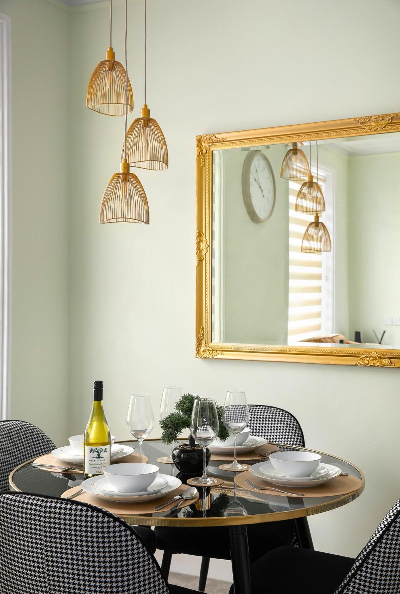 Cosy Flat 5 Min From Holland Park Station! London Apartment Bagian luar foto